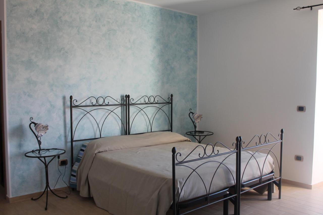 Antico Casale Bed & Breakfast Gioiosa Marea Exterior foto