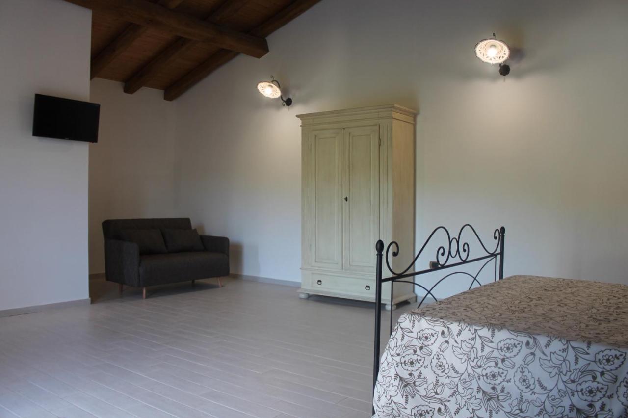 Antico Casale Bed & Breakfast Gioiosa Marea Exterior foto