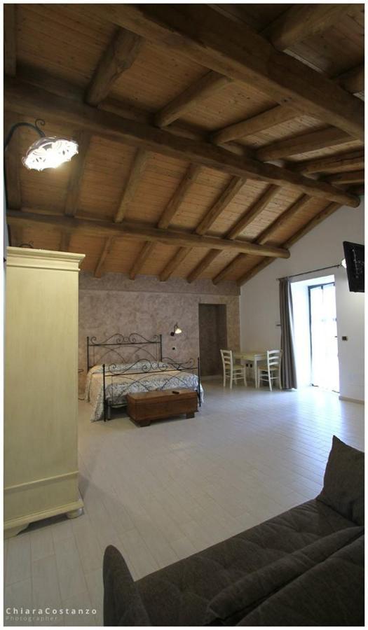 Antico Casale Bed & Breakfast Gioiosa Marea Exterior foto
